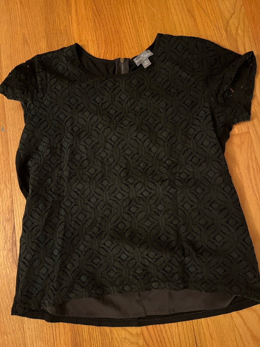 Market & Spruce Black Short Sleeve Lace Overlay Top